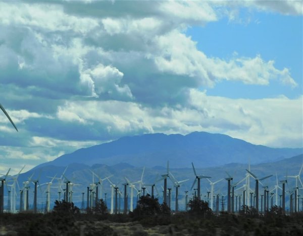 Quels sont les moyens d'utiliser l'énergie cinétique des piétons pour l'éclairage des espaces publics ?