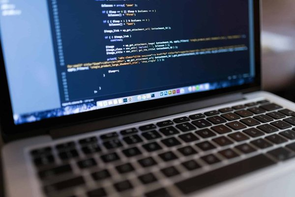 Quelles sont les meilleures pratiques pour le télétravail en tant que spécialiste en codage médical ?